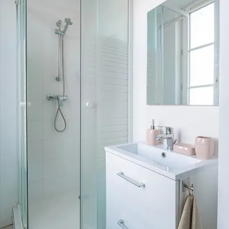 Lumineux, Cosy Et Bien Equipe Апартаменты *