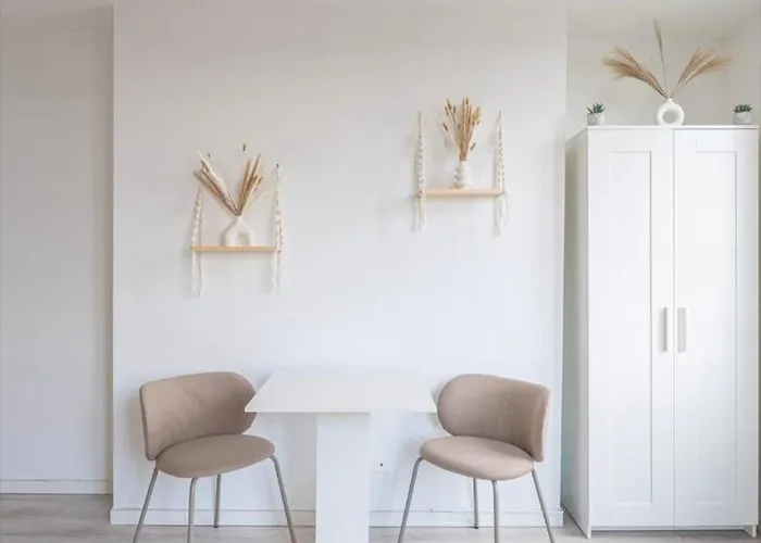 Lumineux, Cosy Et Bien Equipe