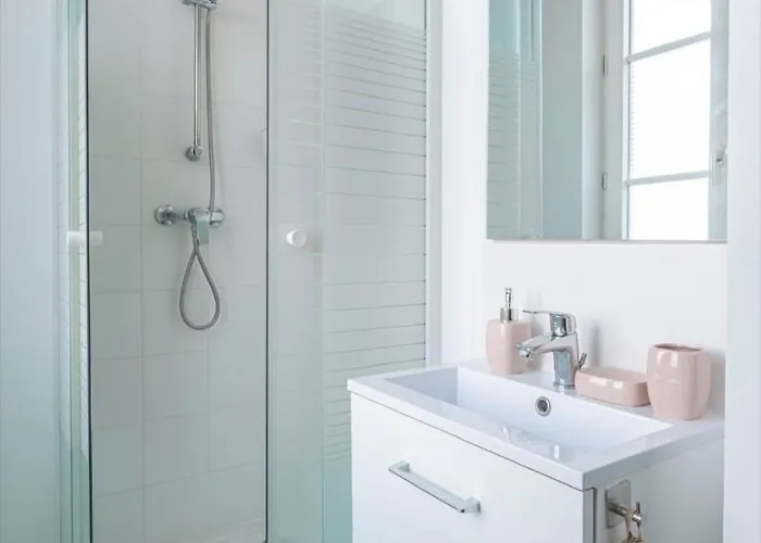 Lumineux, Cosy Et Bien Equipe Апартаменты *